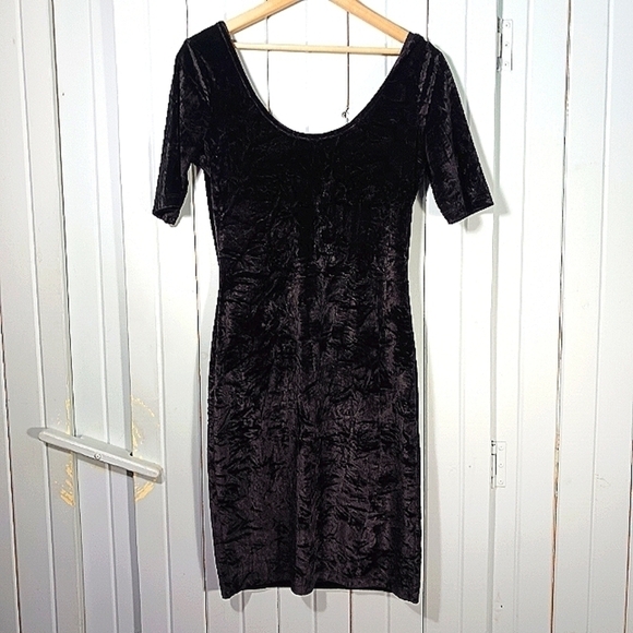 Y2K velvet bodycon dress. - Picture 3 of 11